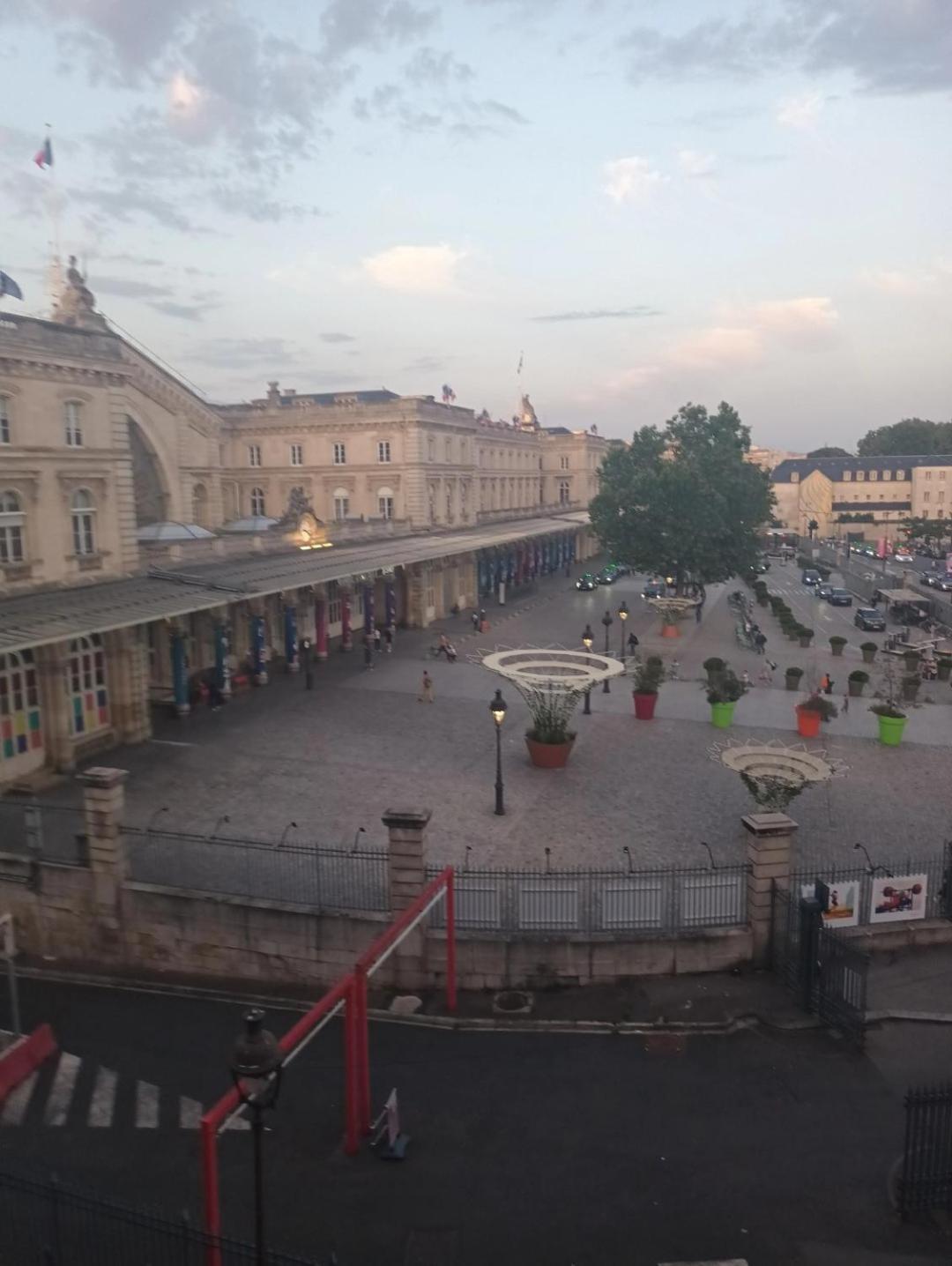 Hotel De Lorraine Paris Exterior foto